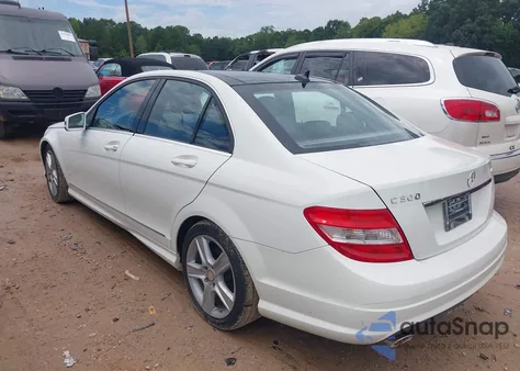 2011 Mercedes-Benz C 300 Sport 4Matic из США, поврежденный, VIN WDDGF8BB8BR157516